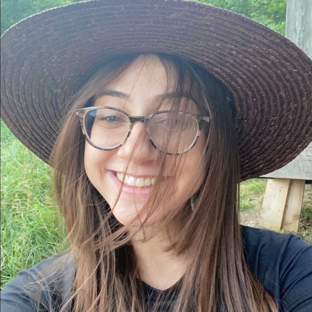 Meet your Posher, Lena